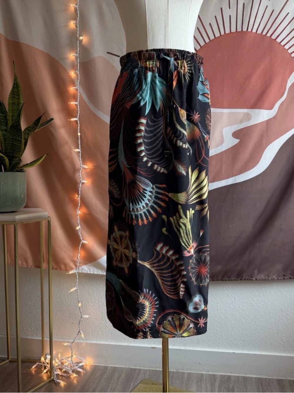 Dries Van Skirt Size 34 Black 100% Silk Multicolor Art To Wear Luxury Printed